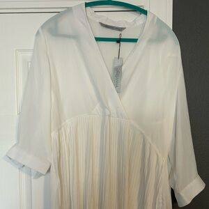 Narianna Cream V-Neck Pleated Top